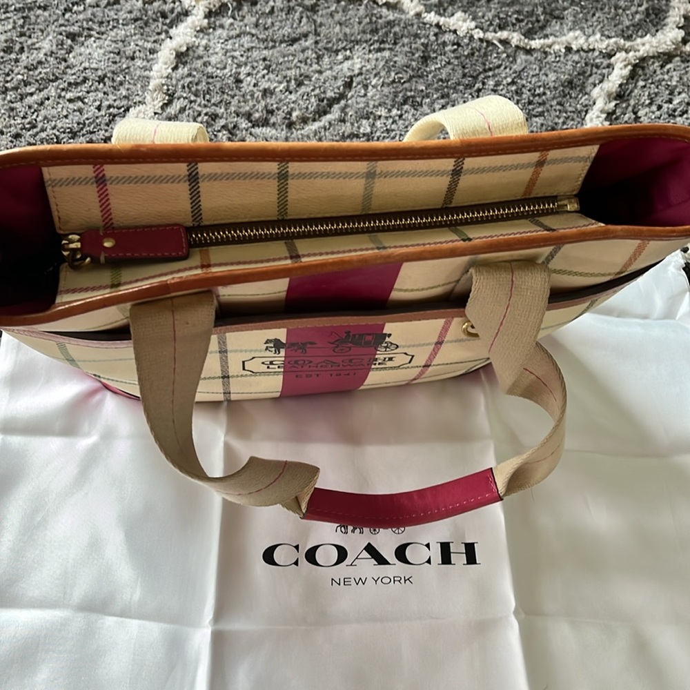 Coach Handbag - Picture 2 of 4